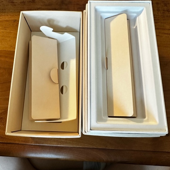 Empty Snapchat Spectacles Box - Picture 3 of 4